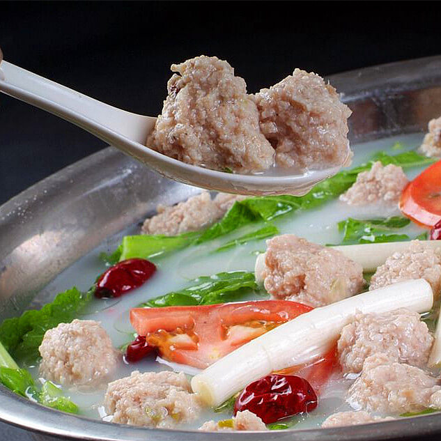 美味的肉圆子火锅