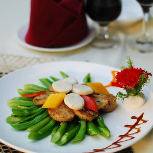 美味的芹菜炒鱼饼