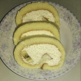 松软的香蕉奶油蛋糕卷