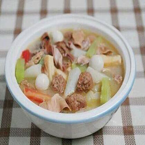 清爽的青笋瘦肉粥
