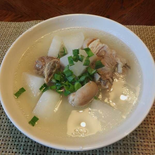 芳香四溢的滋补羊肉粥