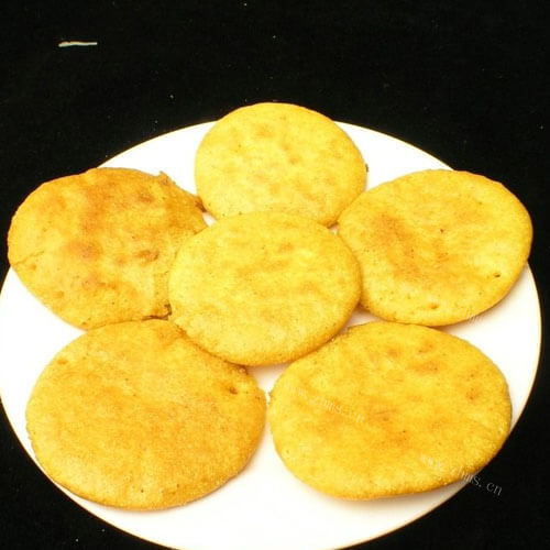 传统小食黄豆面玉米饼