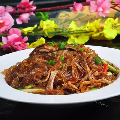 美味的酸豆角炒粉条