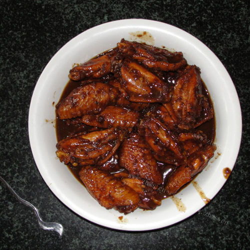 美味的酱香鸡翅烧干子