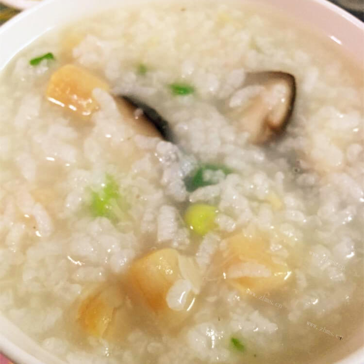 美味的香菇干贝粥