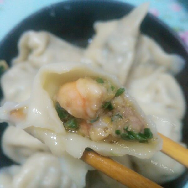美味的韭菜猪肉虾仁饺子