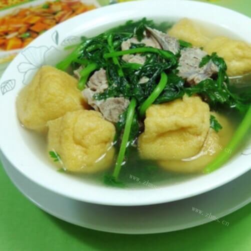 特补茼蒿油豆腐龙骨汤