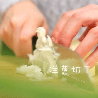 美味的奶油蘑菇浓汤做法图解2)