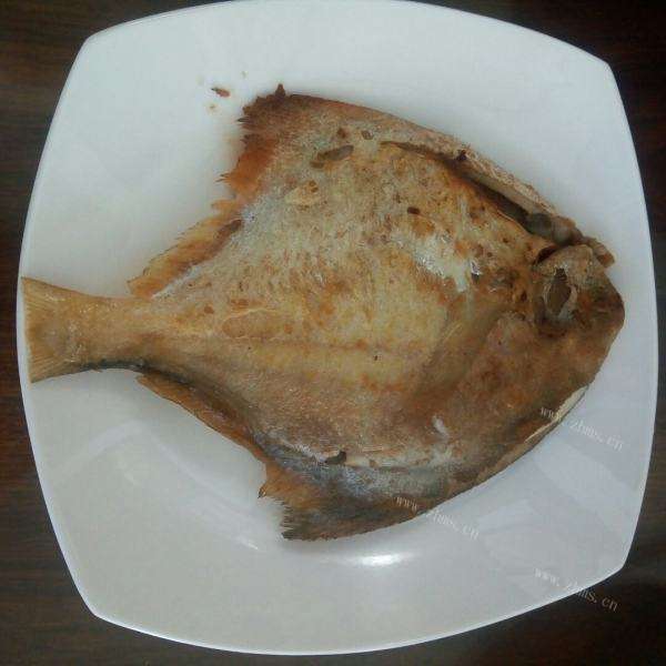 美味的沙嗲氽白鲳