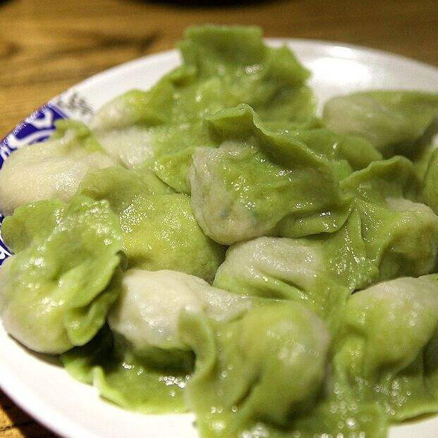 美味的双色芹菜猪肉饺