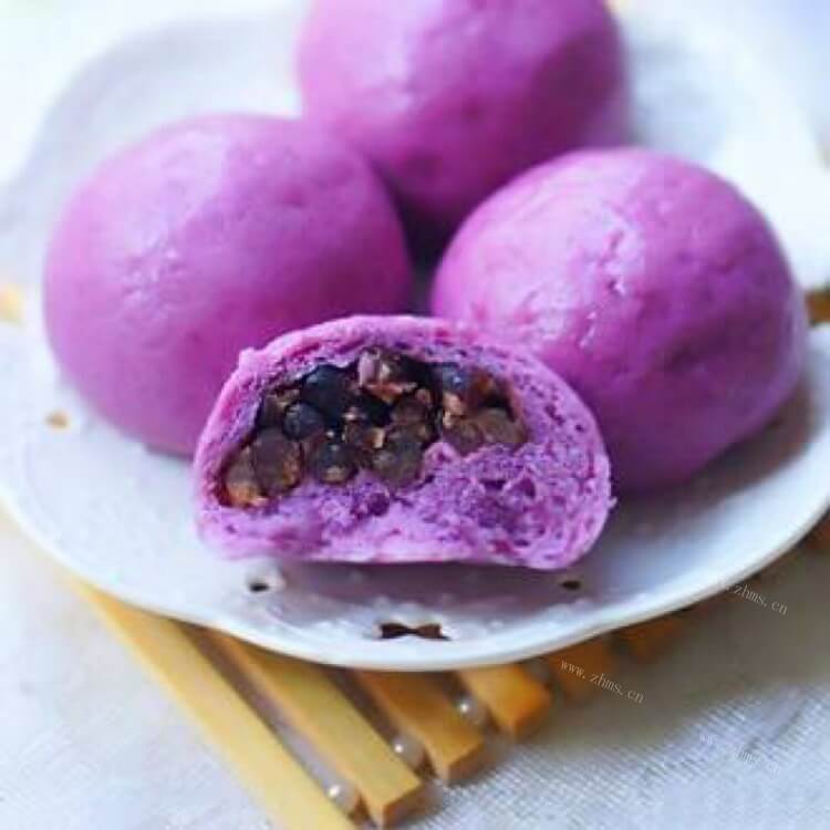 美味的萌萌紫薯包