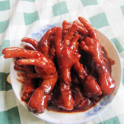 美味的红烧腐乳鸡爪