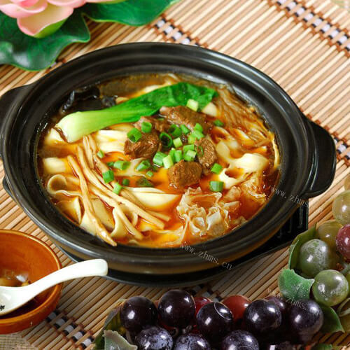 美味的紫苏鸽杂砂锅面