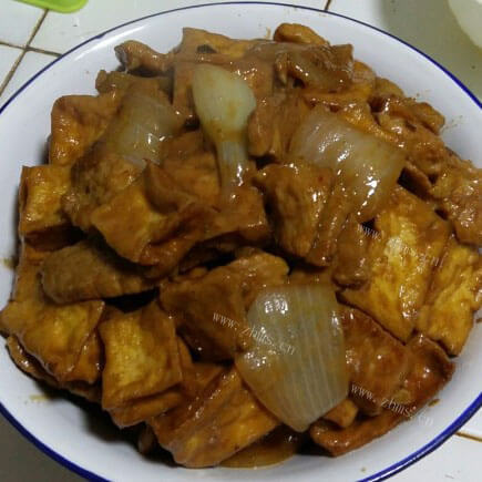 美味的酱烧豆干肉片