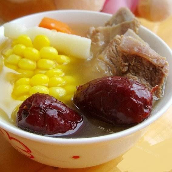 美味的粟米红枣排骨汤