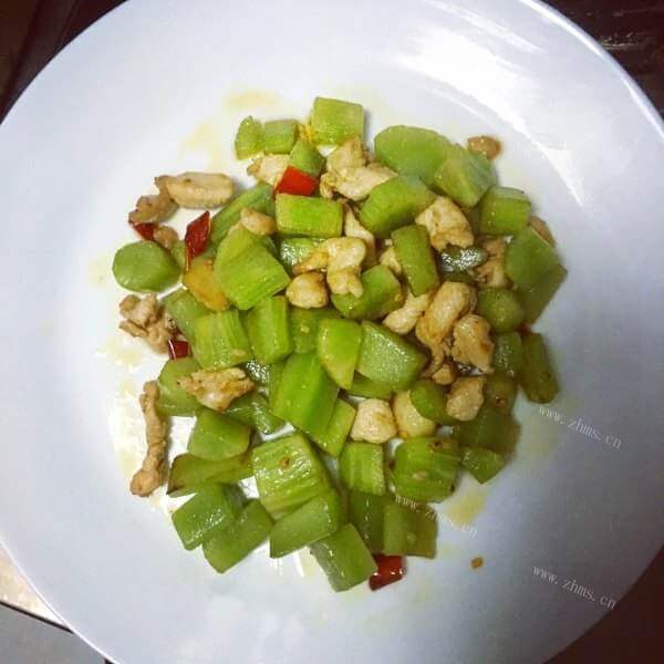 爽脆腰果莴笋肉丁