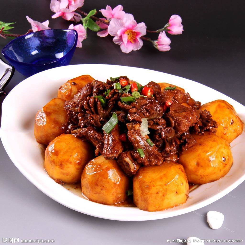 美味的新手单身土豆烧排骨