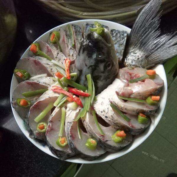 美味的香辣梭边鱼