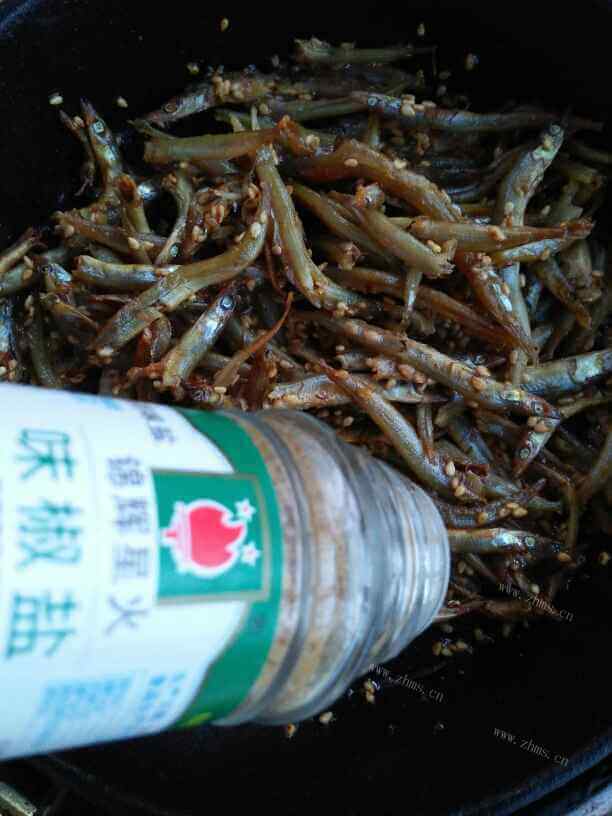 咸香干煎银鱼做法图解4)