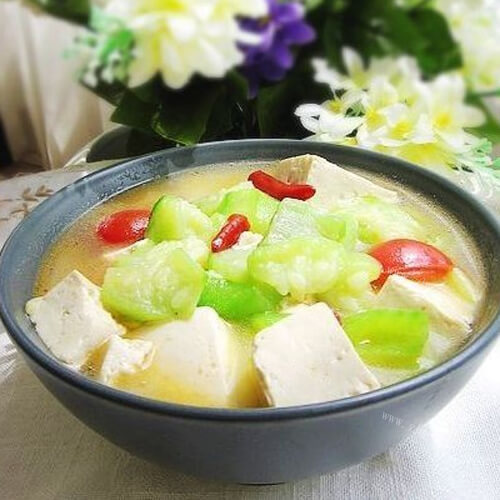 美味的豆腐炖丝瓜