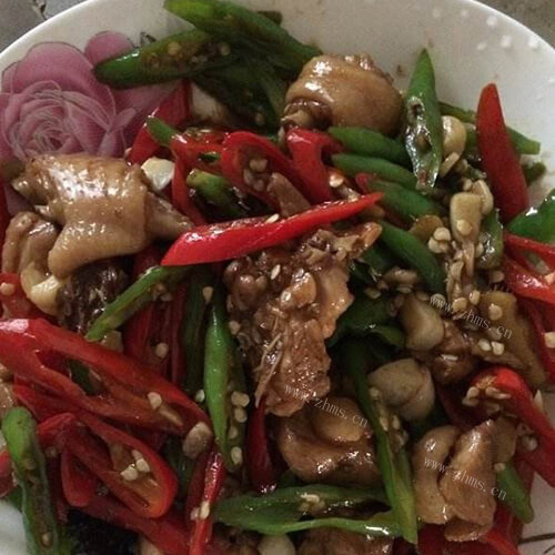 家常尖椒炒鸡腿肉
