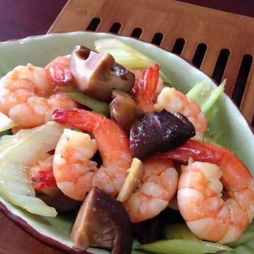 美味的香菇鱼排基围虾