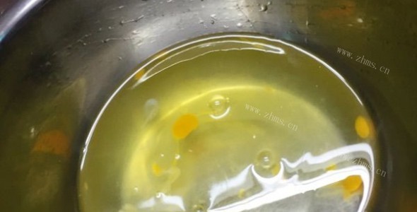 好吃的酱爆北海道戚风蛋糕做法图解4)