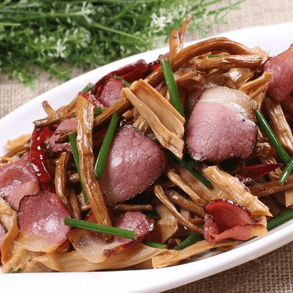 自制笋干炒熏腊肉