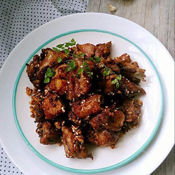 美味的椒盐蒜香排骨