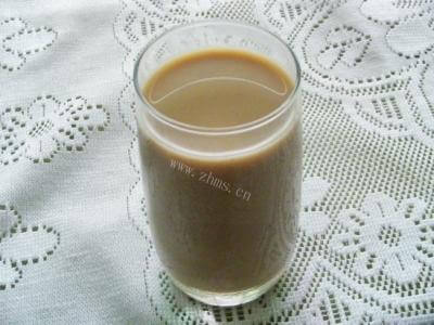 简单的自制奶茶做法图解6)