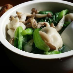 浓郁可口的靓汤蟹味菇