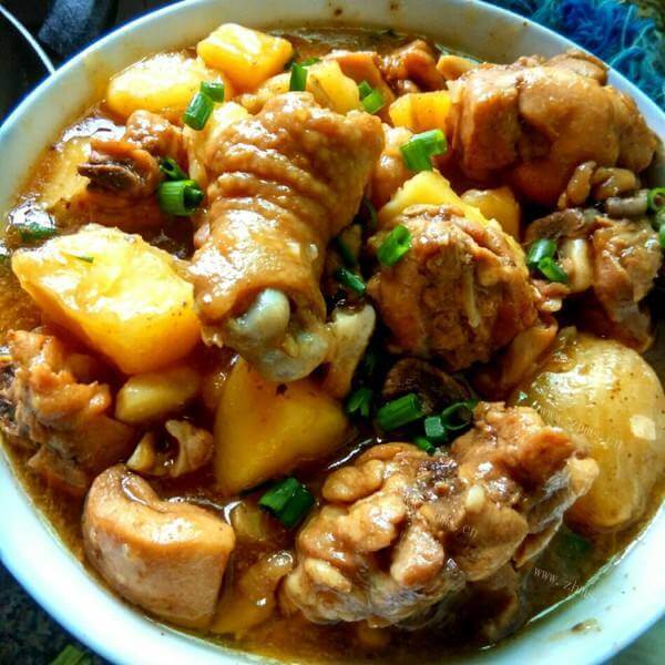 美味的红烧鸡架炖土豆