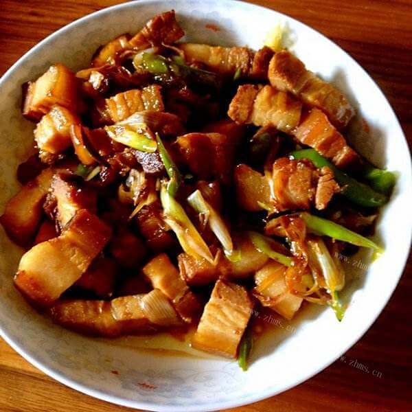鲜美绿豆炒五花肉