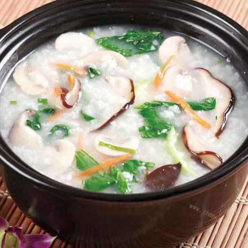 美味板栗煲黄骨鱼粥