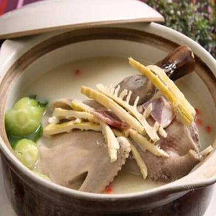 好吃的鸭肉笋尖汤