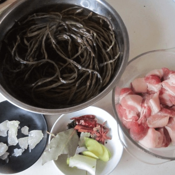 好吃的干豆角烧肉做法图解1)