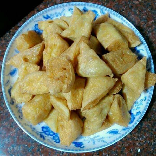 美味的五香炸豆腐泡