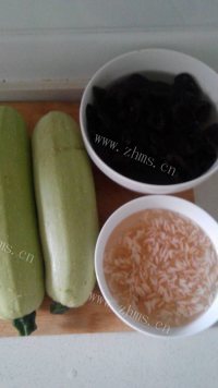 一口西葫素包子做法图解1)