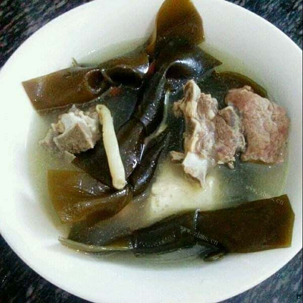 暖胃的牛腩炖海带结