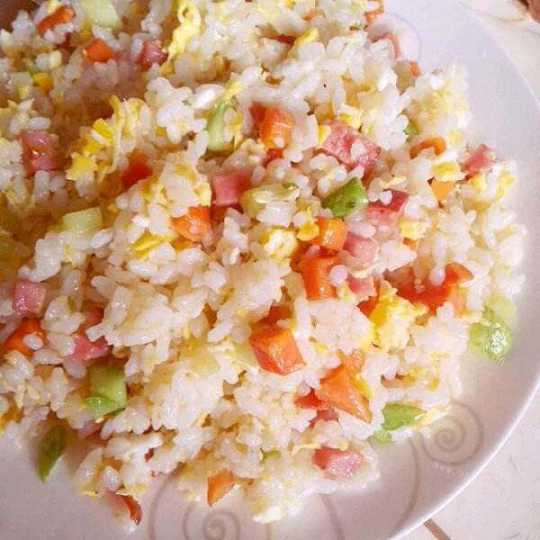 好吃的鸡油五彩炒饭