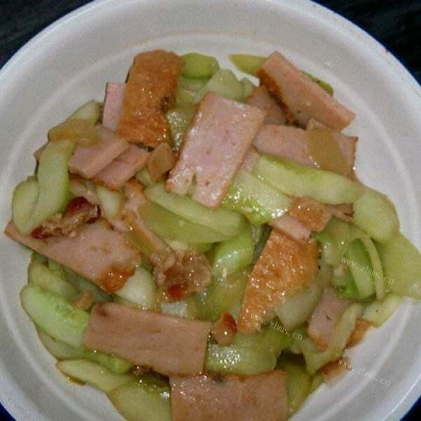 美味的香肠炒白瓜