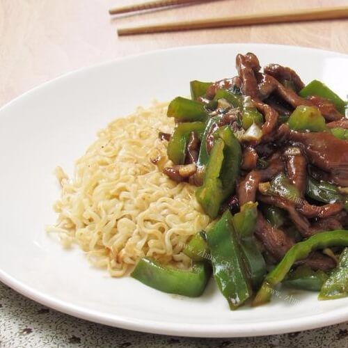 家常青椒牛肉炒面