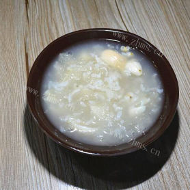 营养银耳百合粳米粥