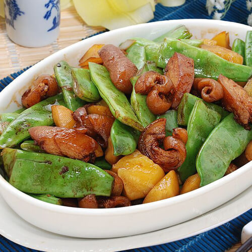 家常土豆豆角炖肉片