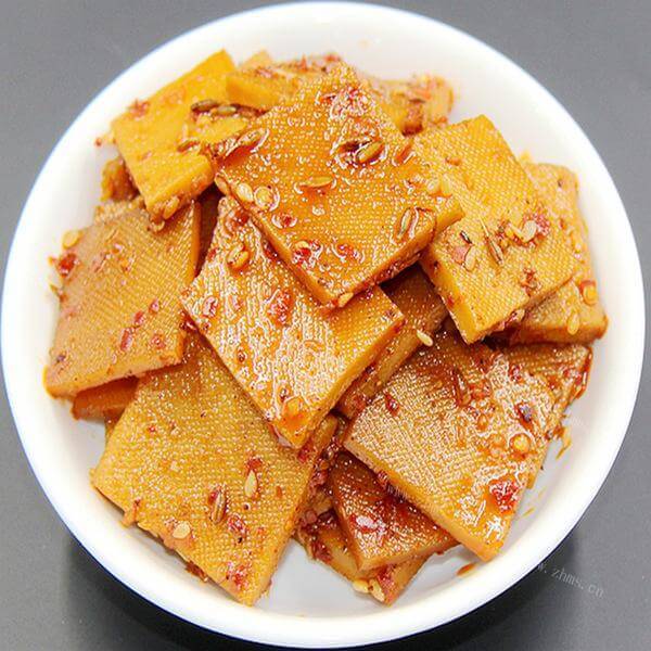奶奶做麻辣豆腐皮