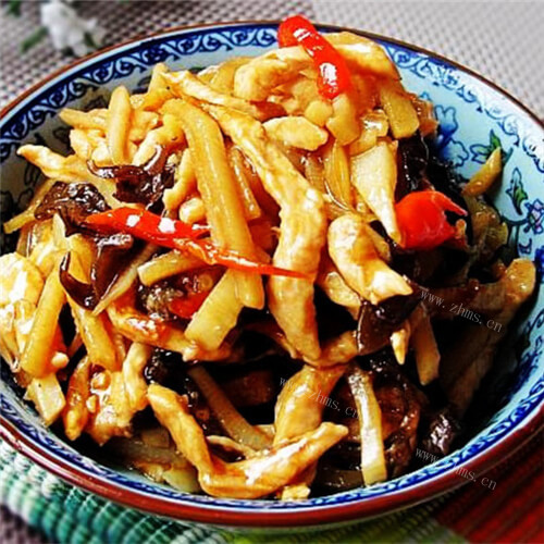 诱人的鱼香鸡胸肉