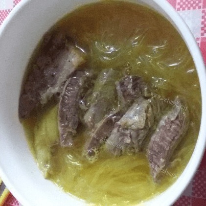 美味的咖喱牛肉粉丝汤