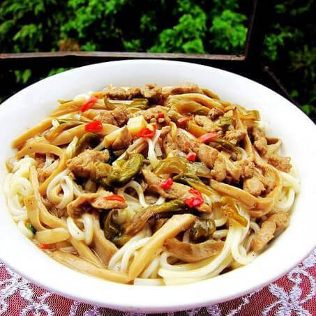 好吃的杂菜炒干面条