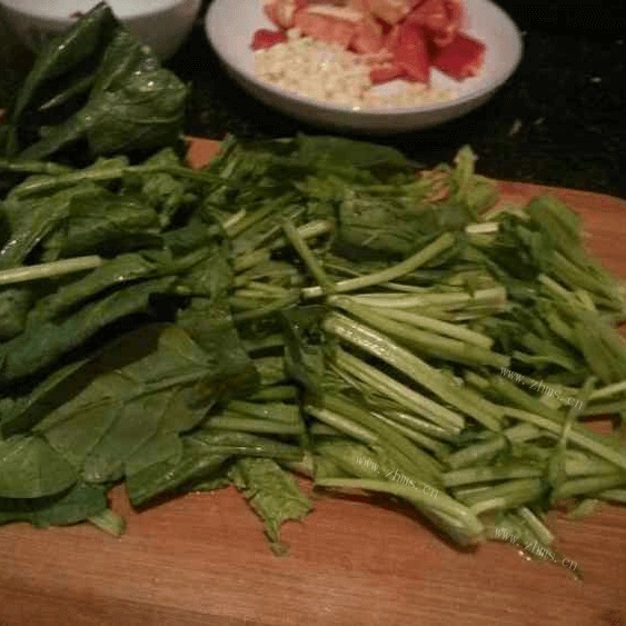 好喝的菠菜猪肝汤做法图解2)
