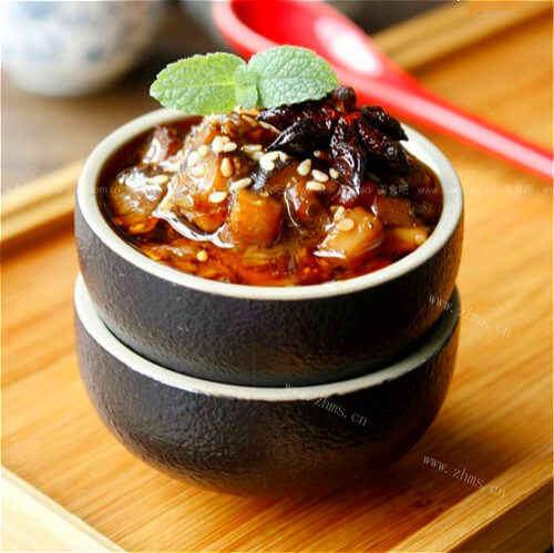 美味的杏鲍菇黄豆肉酱 